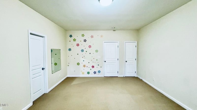 145 Braeside Ct, Cary, NC 27519