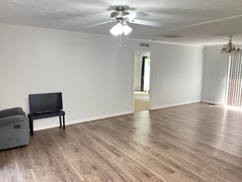 145 Country Walk Ln, Sanford, NC 27332