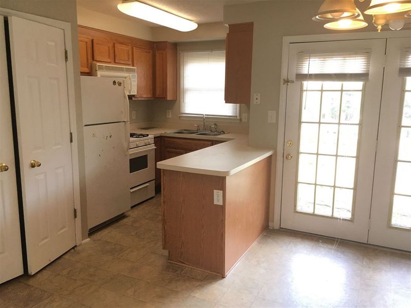 145 Jones Franklin Rd #E, Raleigh, NC 27606