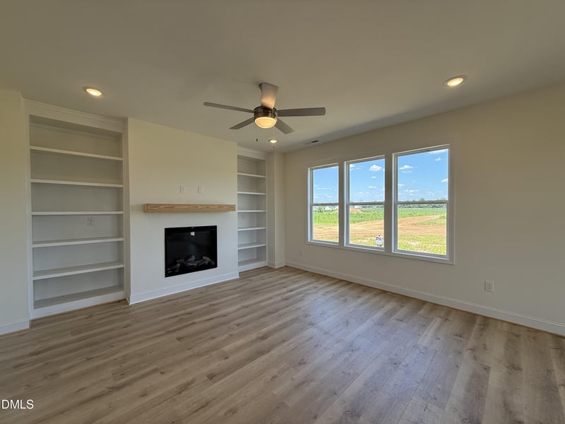 145 Longfield Ct, Dunn, NC 28334