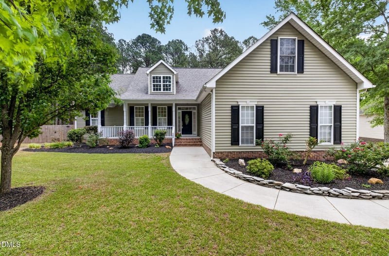 145 Oak Leaf Trl, Youngsville, NC 27596