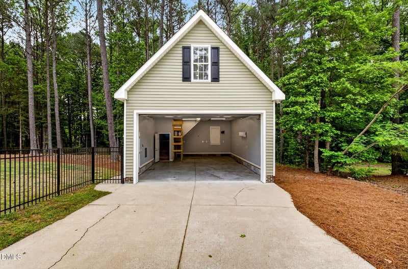 145 Oak Leaf Trl, Youngsville, NC 27596