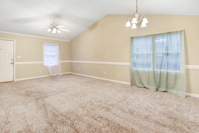 145 Rollingwood Dr, Dunn, NC 28334