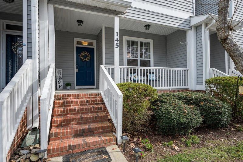 145 Summit Oaks Ln, Holly Springs, NC 27540