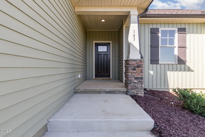 145 Tee Dr, Selma, NC 27576