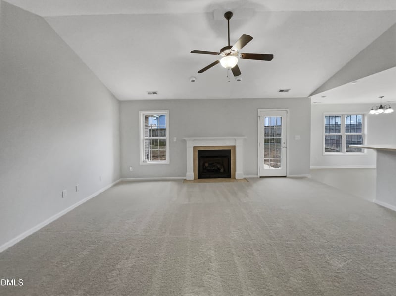 1451 Avoncroft Dr, Fayetteville, NC 28306