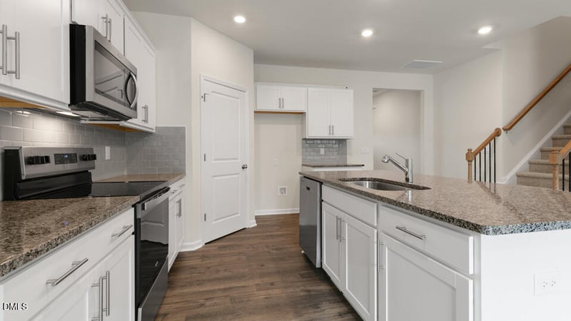 1453 Carisbrooke Dr, Mebane, NC 27302