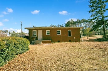 1453 Pamalee Dr, Fayetteville, NC 28303