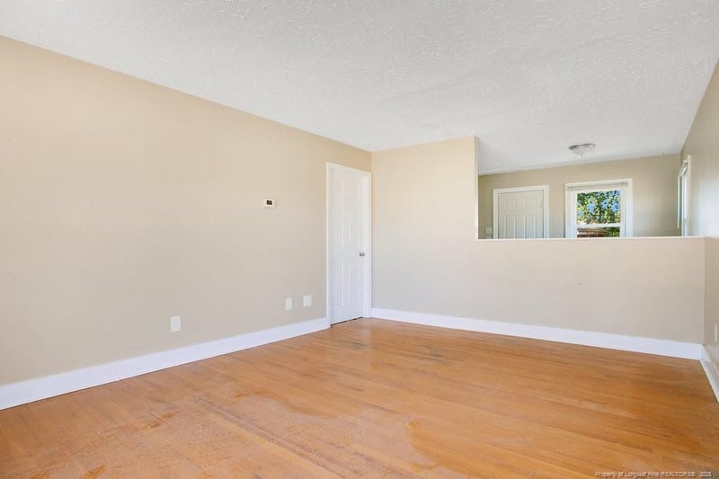 1453 Pamalee Dr, Fayetteville, NC 28303