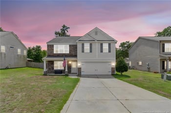 1454 Laguardia Dr, Hope Mills, NC 28348