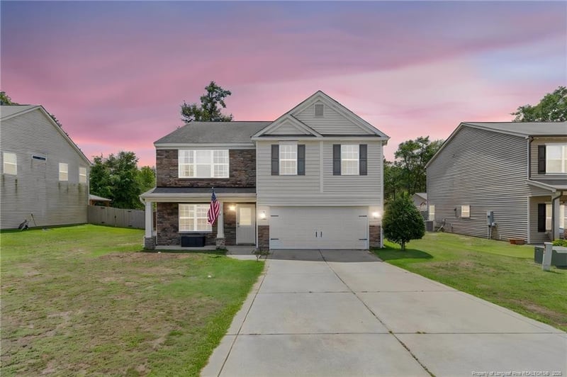 1454 Laguardia Dr, Hope Mills, NC 28348