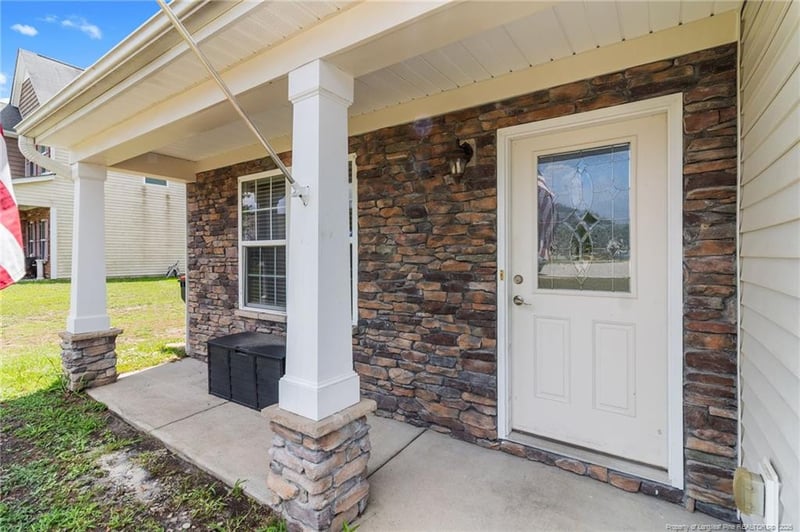 1454 Laguardia Dr, Hope Mills, NC 28348
