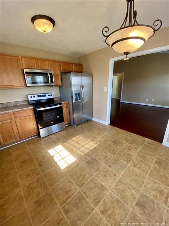 1454 Mingary Ave, Fayetteville, NC 28306