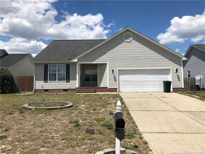 1454 Oldstead Dr, Fayetteville, NC 28306