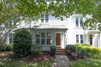 146 Greenmont Ln, Cary, NC 27511