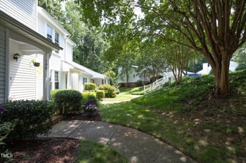 146 Greenmont Ln, Cary, NC 27511