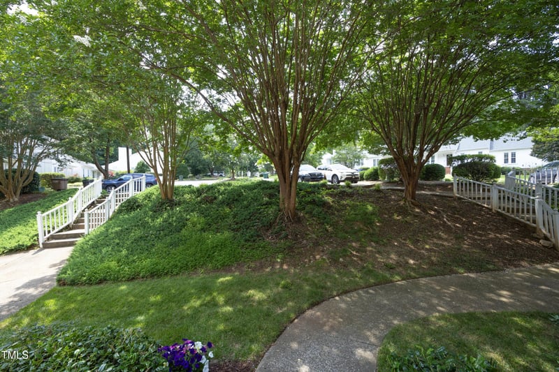 146 Greenmont Ln, Cary, NC 27511