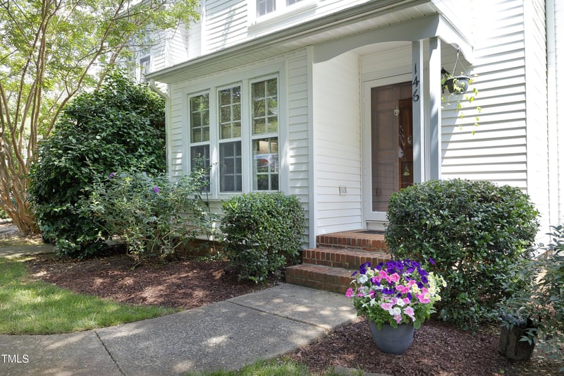 146 Greenmont Ln, Cary, NC 27511