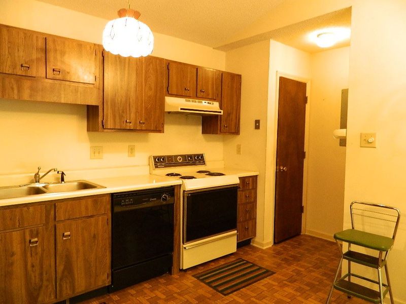 146 Hanks St #1, Pittsboro, NC 27312