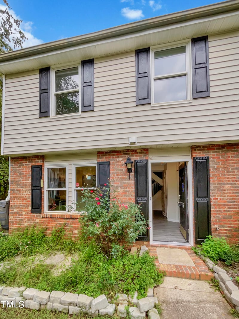 146 Luxon Pl, Cary, NC 27513