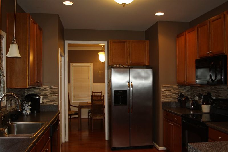 146 Willowbrook Cir, Clayton, NC 27527
