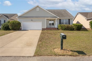 1464 Aultroy Dr, Fayetteville, NC 28306