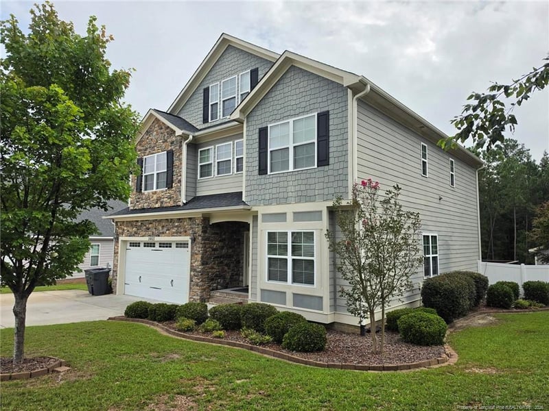 1465 Vergeland Dr, Hope Mills, NC 28348