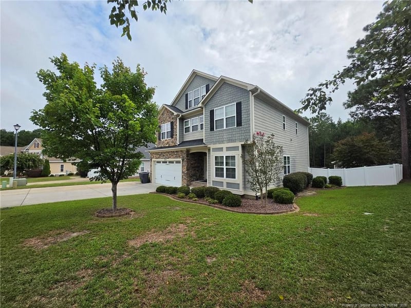 1465 Vergeland Dr, Hope Mills, NC 28348