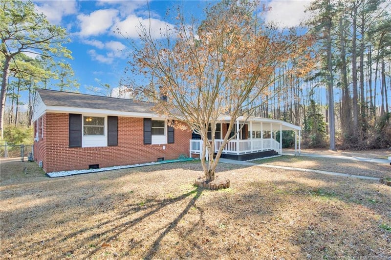 1467 Bridger St, Fayetteville, NC 28301