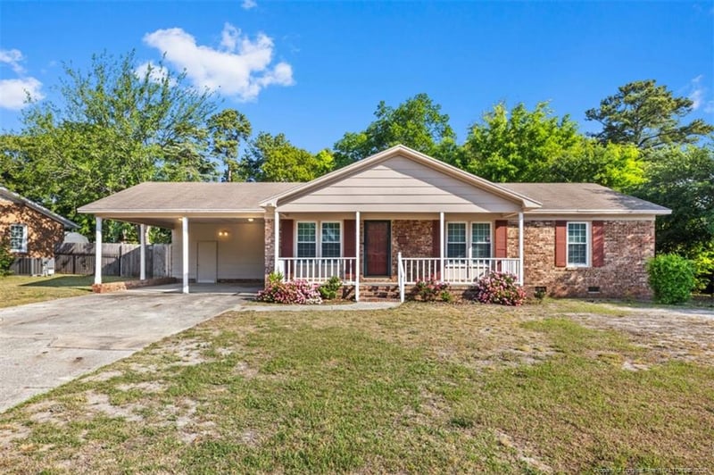 1467 Habersham Dr, Fayetteville, NC 28304