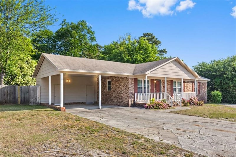 1467 Habersham Dr, Fayetteville, NC 28304