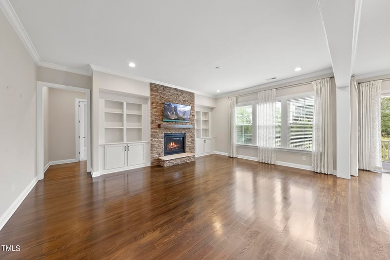1467 Wragby Ln, Apex, NC 27502