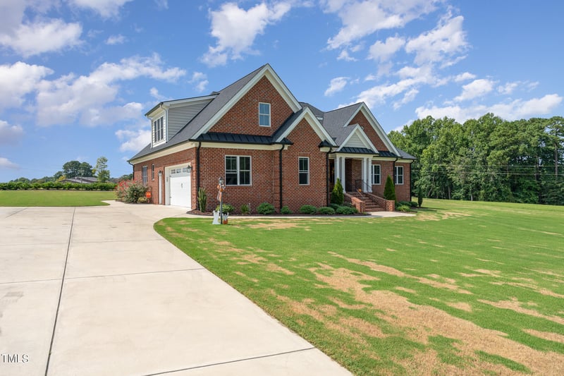 1468 Lassiter Pond Rd, Four Oaks, NC 27524