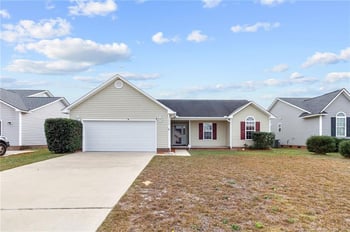 1469 Mingary Ave, Hope Mills, NC 28306