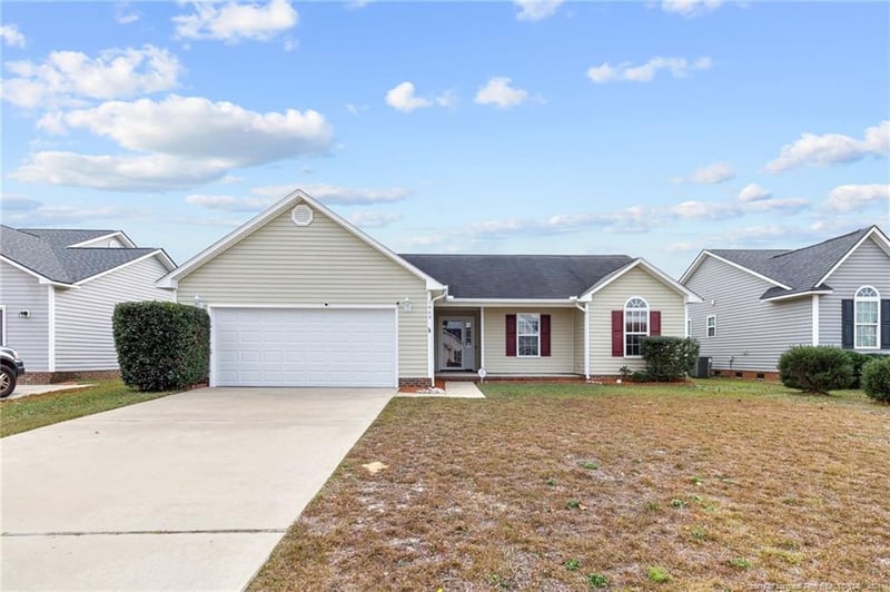 1469 Mingary Ave, Hope Mills, NC 28306