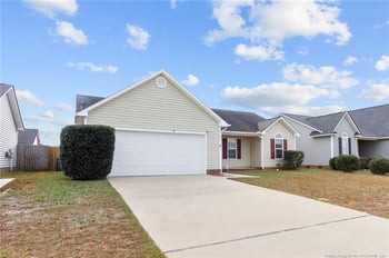 1469 Mingary Ave, Hope Mills, NC 28306