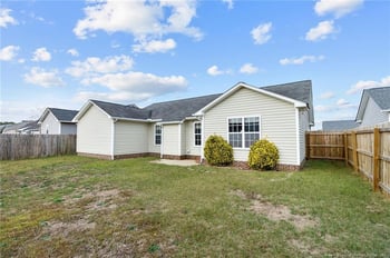 1469 Mingary Ave, Hope Mills, NC 28306