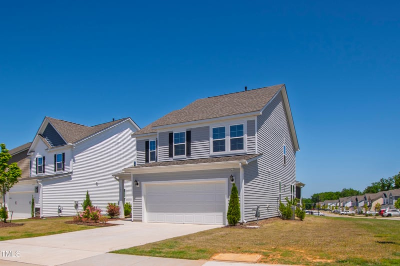 147 Antler Steel Dr, Clayton, NC 27527