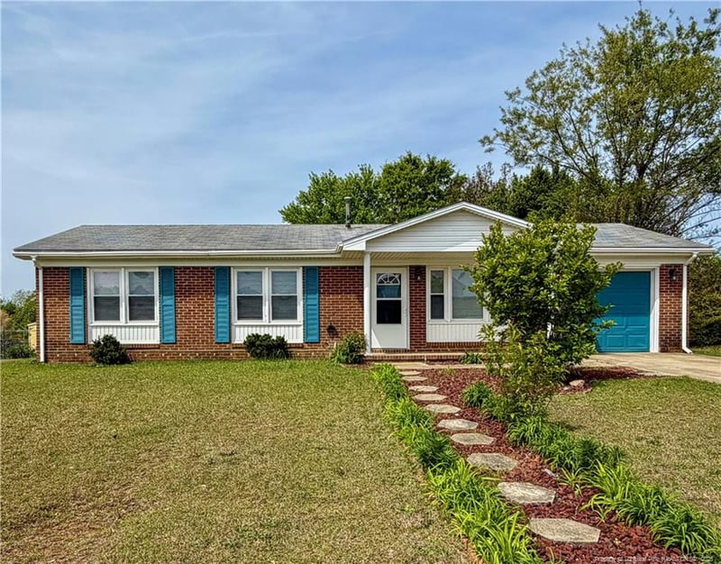 147 Brocton Dr, Fayetteville, NC 28303