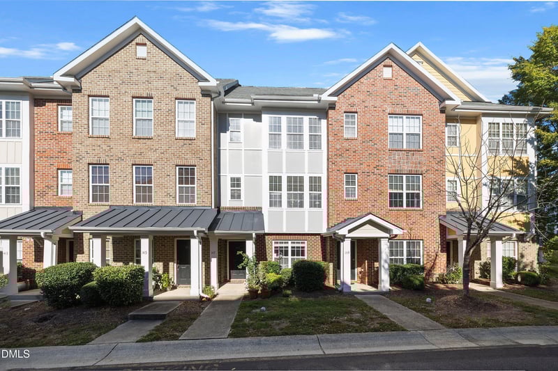 147 Dove Cottage Ln, Cary, NC 27519