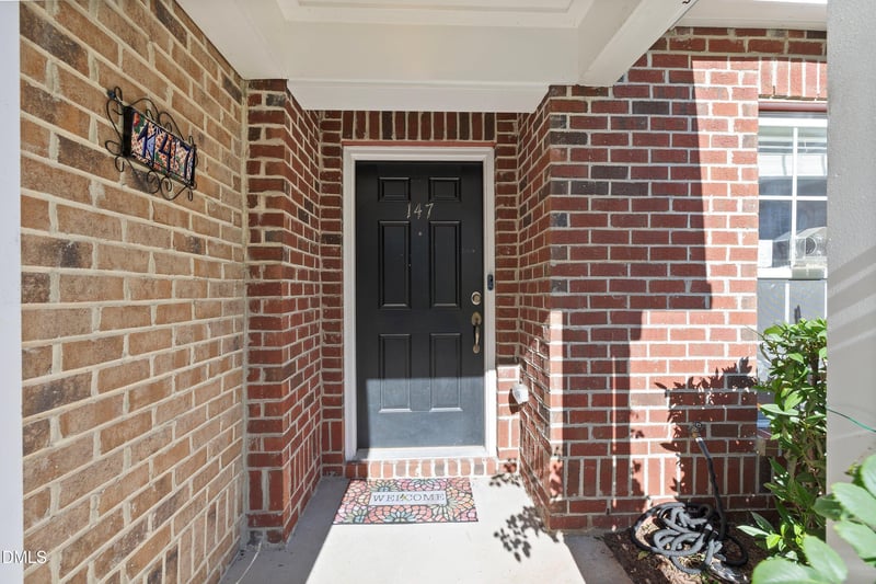 147 Dove Cottage Ln, Cary, NC 27519