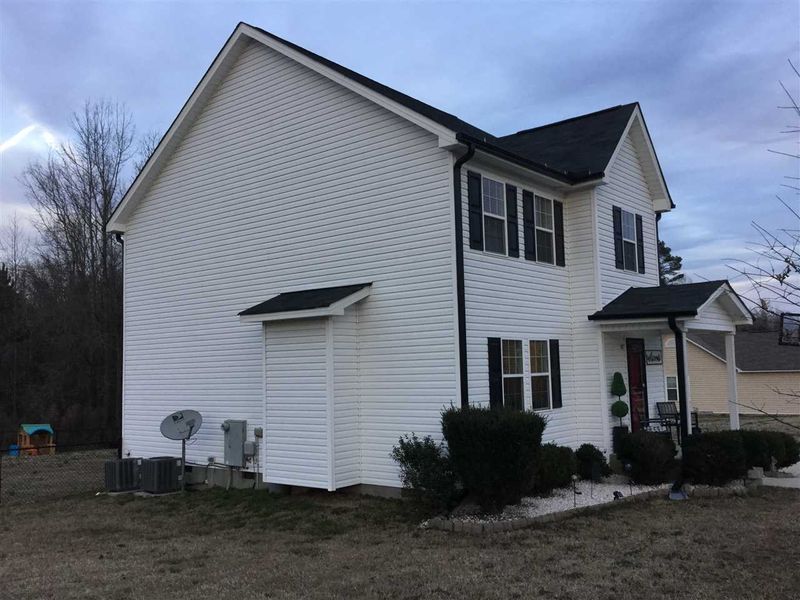 147 Langston Ridge Dr E, Angier, NC 27501
