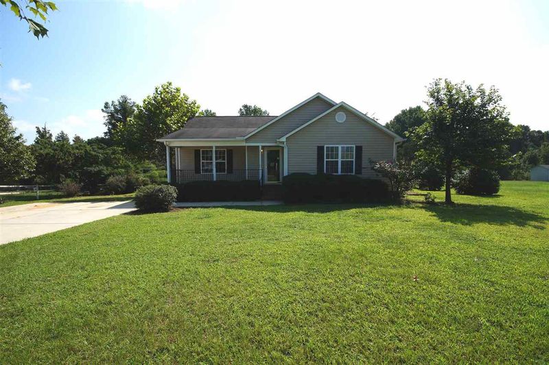 147 Red Star Ln, Clayton, NC 27520