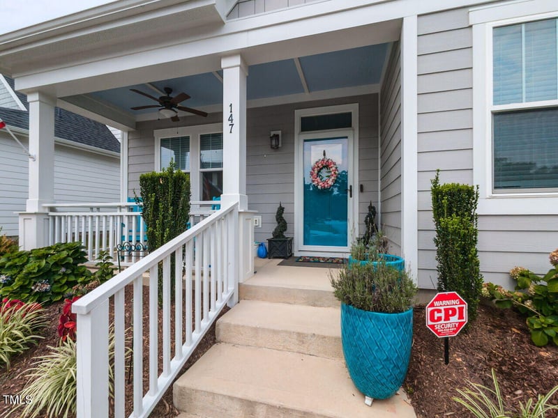 147 Village Walk Dr, Clayton, NC 27527