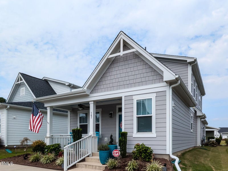 147 Village Walk Dr, Clayton, NC 27527