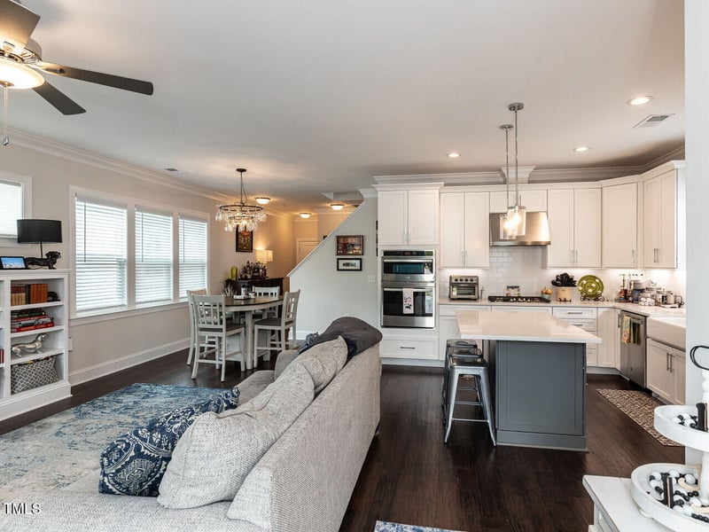 147 Village Walk Dr, Clayton, NC 27527