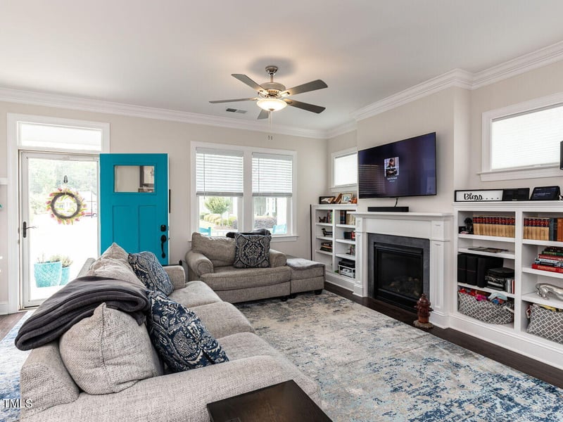 147 Village Walk Dr, Clayton, NC 27527