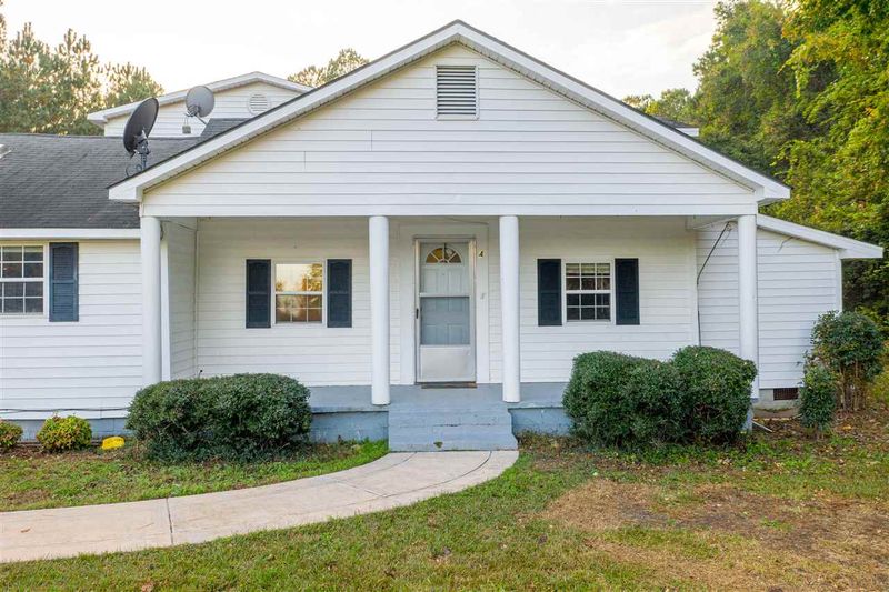 1472 Beasley Rd, Benson, NC 27504