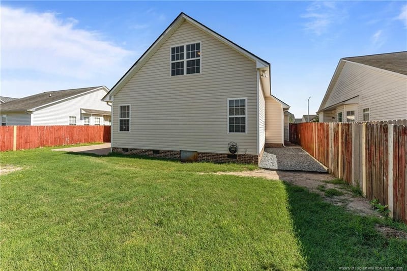 1473 Aultroy Dr, Fayetteville, NC 28306