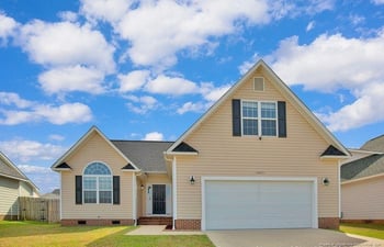 1475 Avoncroft Dr, Fayetteville, NC 28306